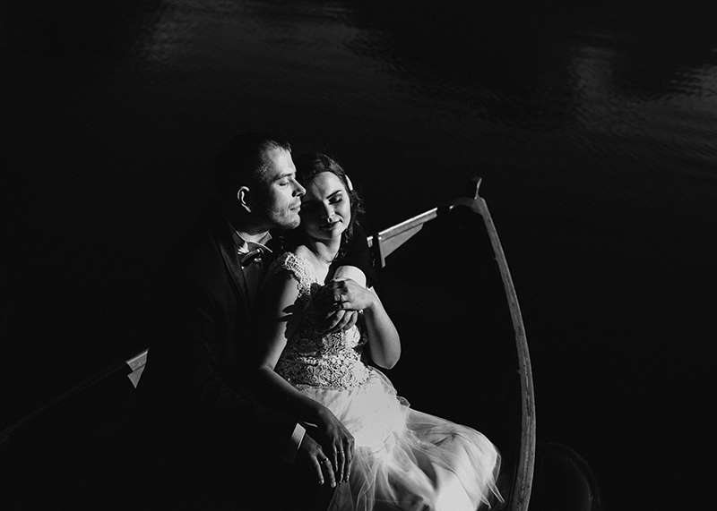 MaxMaks zdjęcia które zachwycają 2020 black&white czarno białe ślub wesele fotografia ślubna inspiracje www.abcslubu.pl